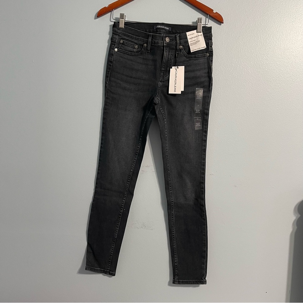 Calvin Klein. Women's dark blue skinny mid rise all season stretch Jeans